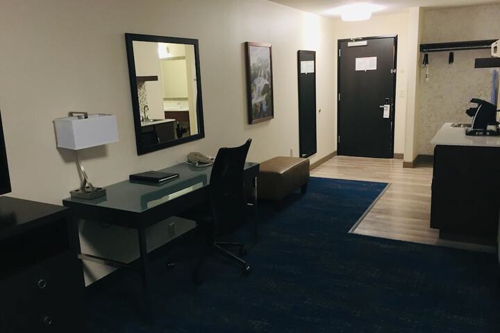 Room 27 of 51