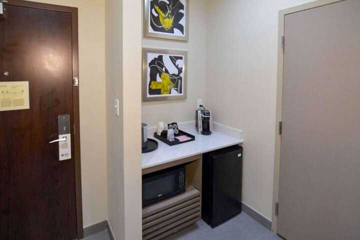 Room 11 of 25