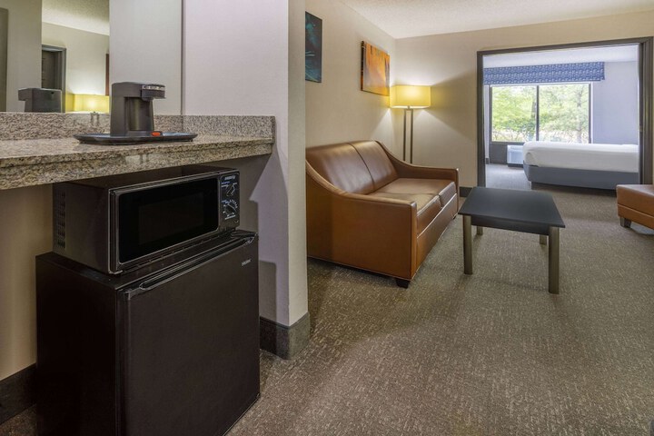 Room 34 of 60