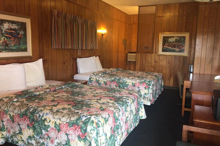 Room 25 of 29