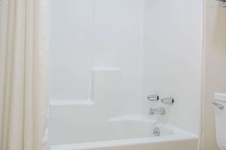 Room 8 of 14