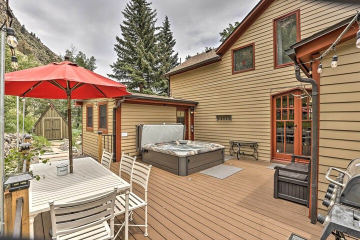 Family Home in Georgetown: Walk to Town & Railroad