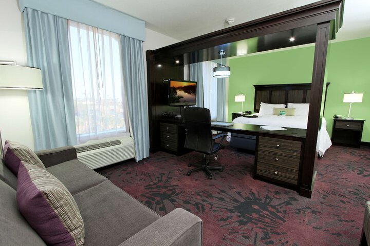 Room 12 of 36