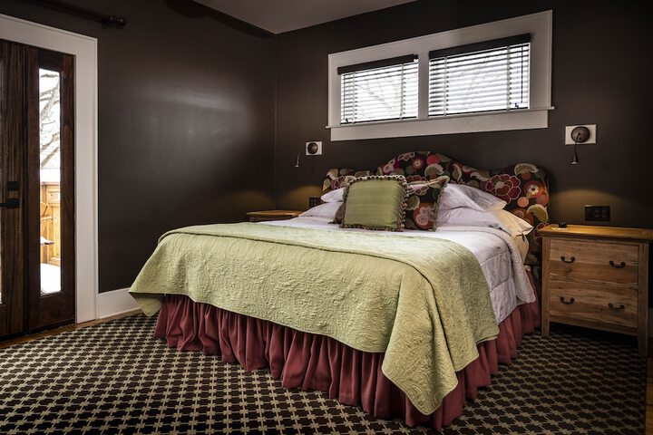 Room 172 of 335
