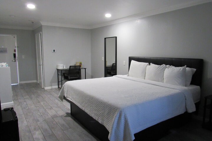 Room 51 of 61