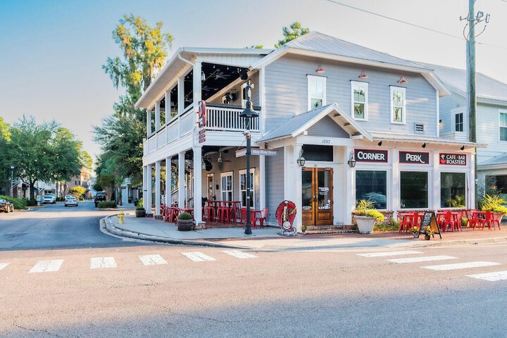 Lowcountry Landing! 3-story Townhouse in Old Towns Promenade