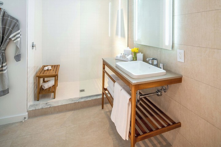 The Sarasota Modern a Tribute Portfolio Hotel