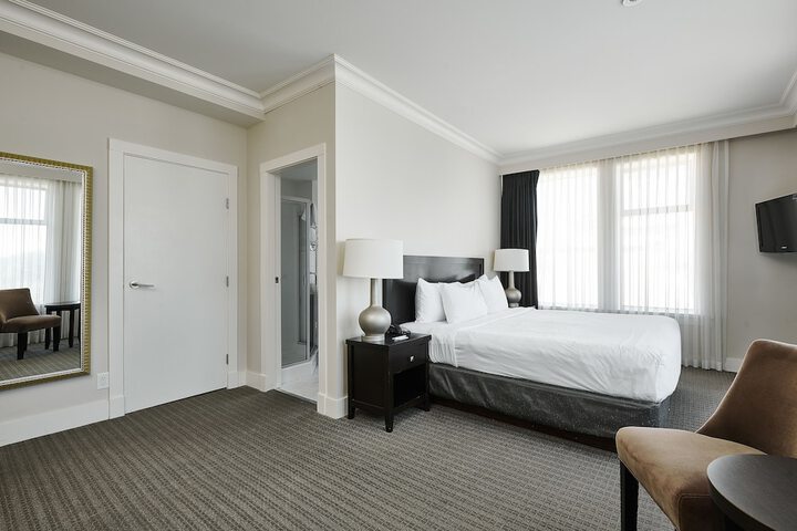 Room 33 of 49