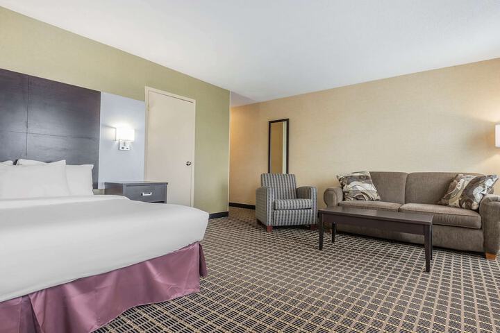 Room 14 of 60