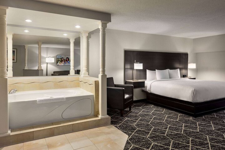 Room 41 of 80
