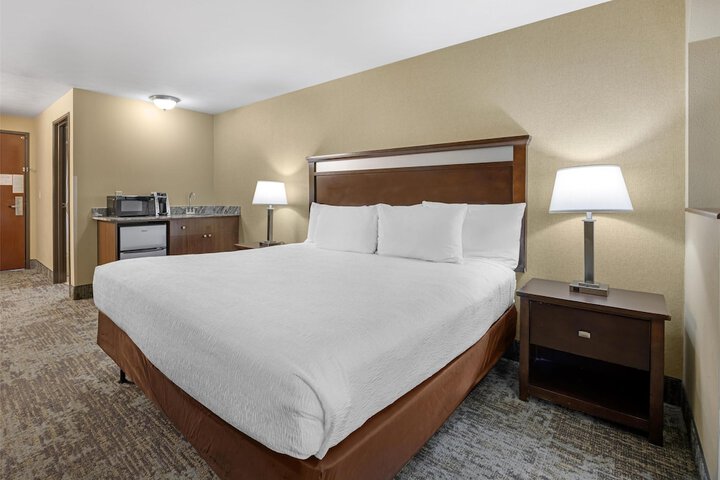 Best Western Plus Prairie Inn