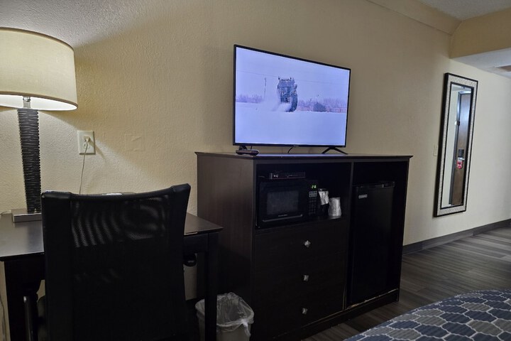 Econo Lodge Inn & Suites Mason City - Clear Lake