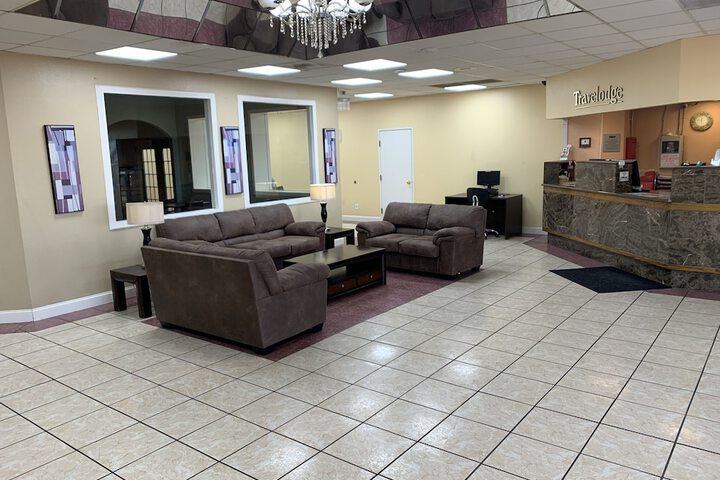 Business Center 25 of 25