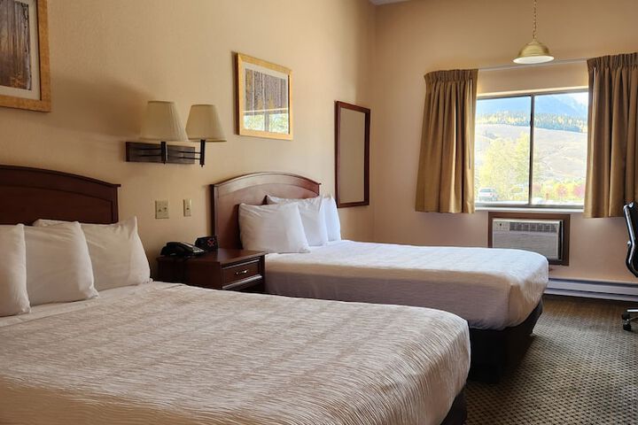 Luxury Inn & Suites