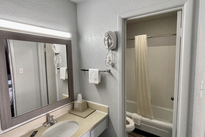 Room 12 of 13