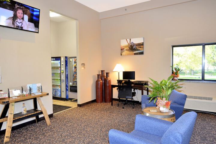 Business Center 104 of 105