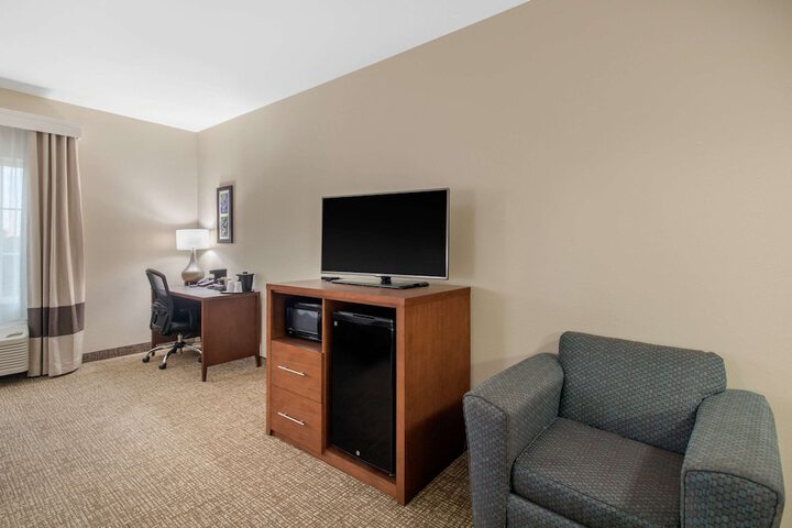 Room 21 of 34