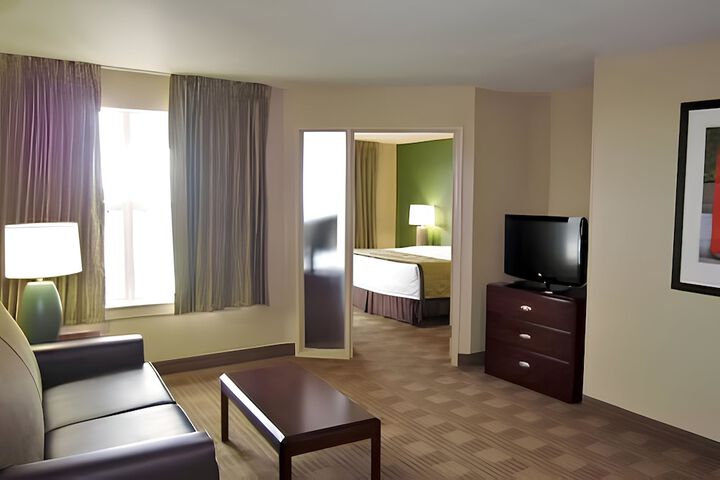 Room 18 of 23