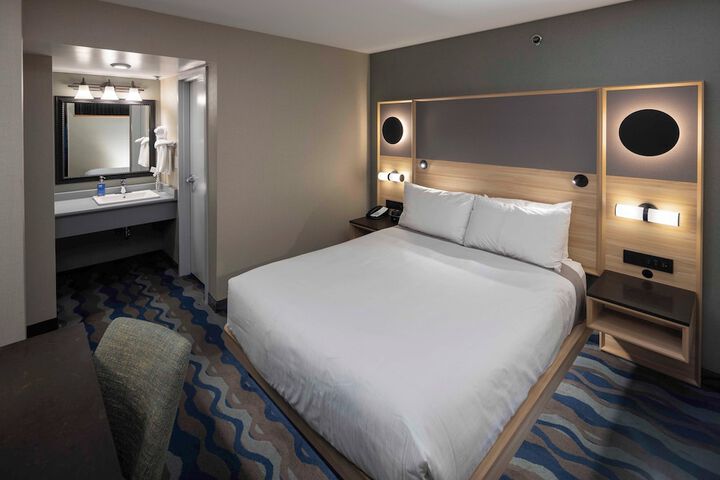 Room 34 of 60
