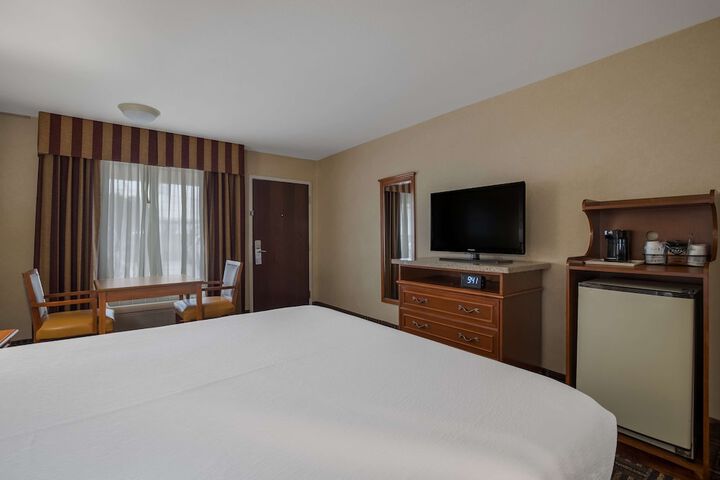 Room 30 of 37