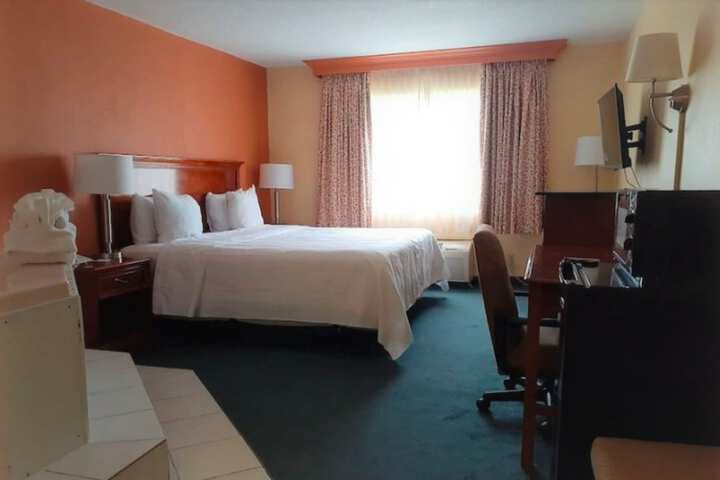 Room 9 of 15