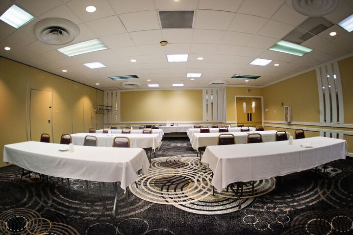 Ballroom/Hall 51 of 59