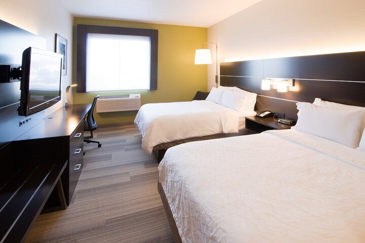 Holiday Inn Express & Suites Worthington by IHG