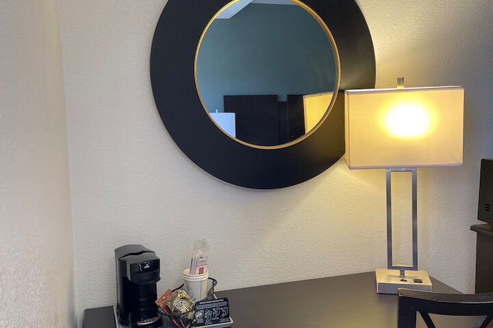 Room 18 of 33