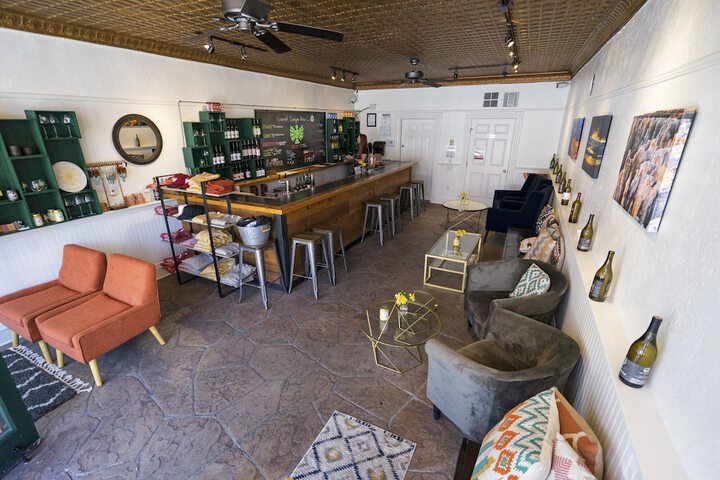 Room 11 of 37