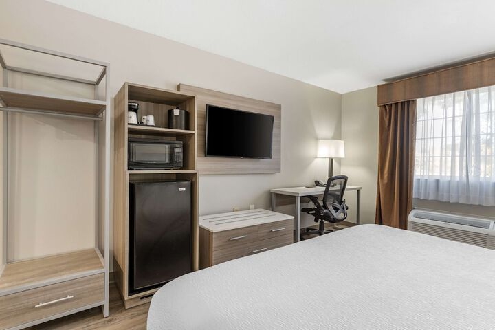 Room 17 of 51