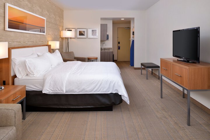 Holiday Inn Express & Suites Pocatello by IHG