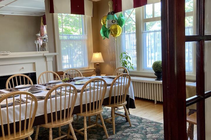 Dining 54 of 61