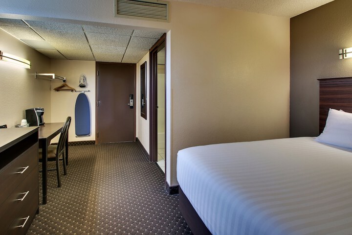 Room 18 of 47