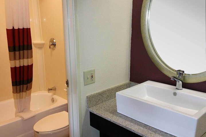 Room 7 of 26