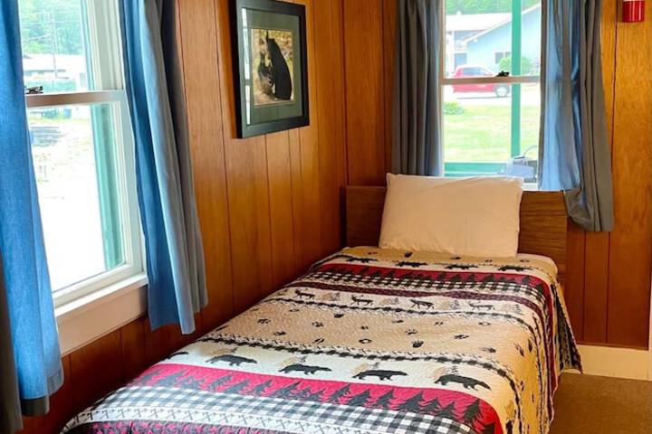 Mount Coolidge Motel