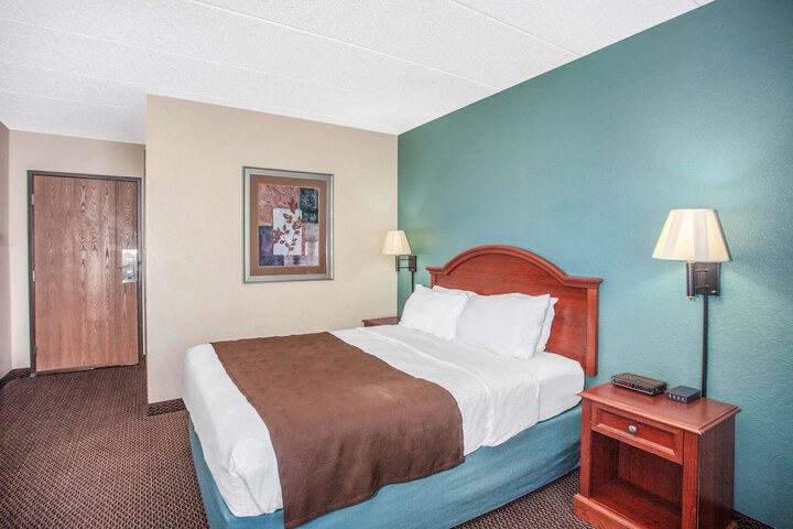 Room 13 of 25