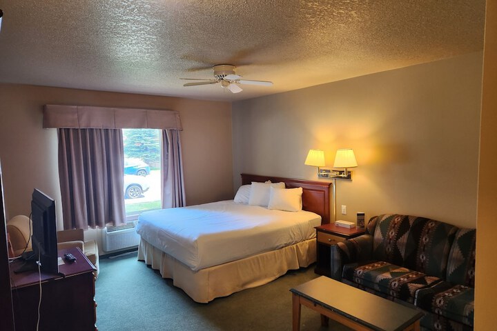 Waterton Lakes Lodge Resort