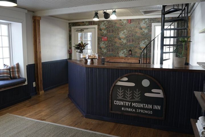 Country Mountain Inn