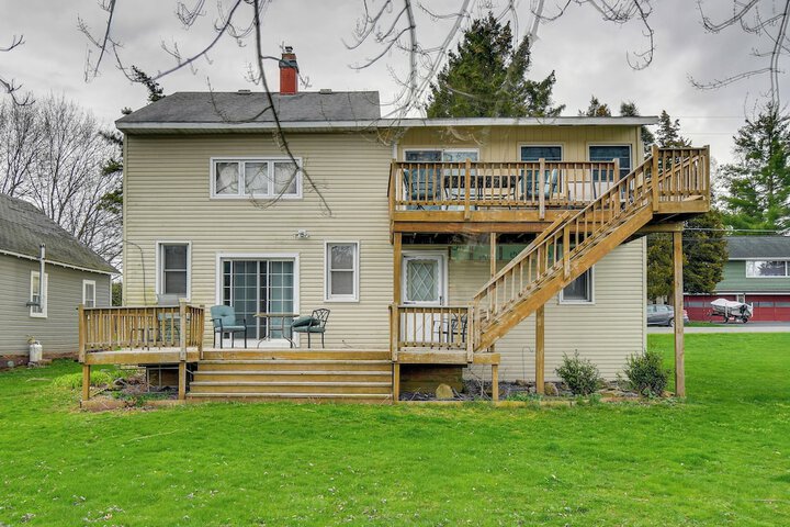 Riverfront Baldwinsville Apartment w / Shared Deck!