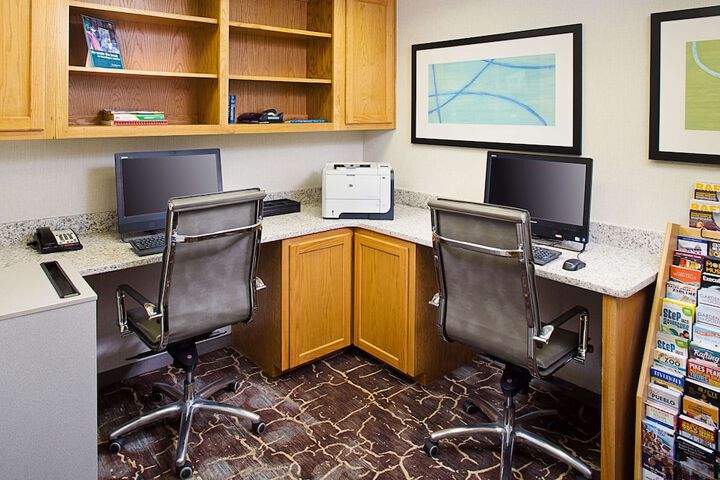 Business Center 25 of 26