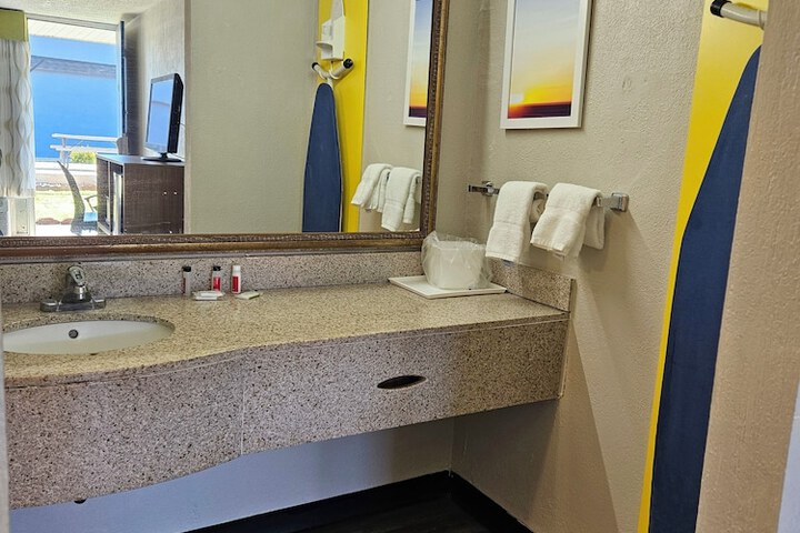Days Inn by Wyndham Washington