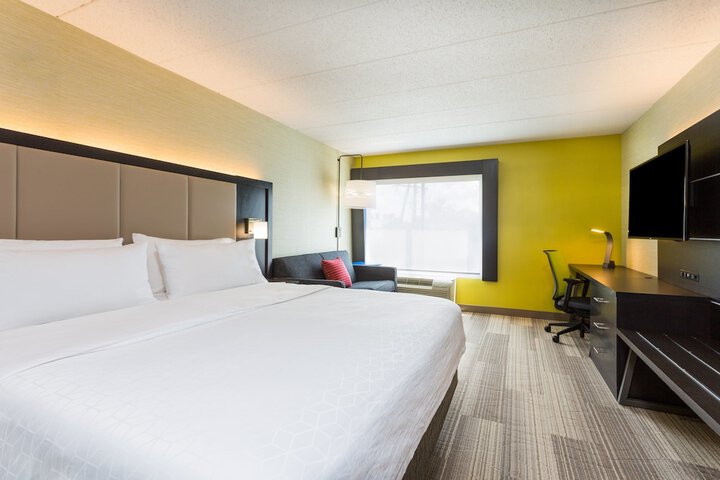 Room 16 of 33