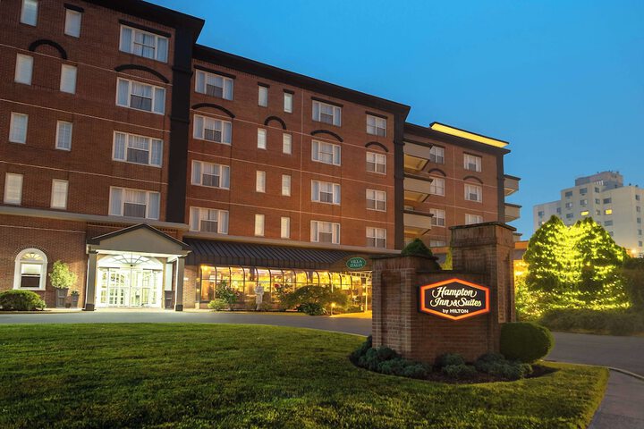Hampton Inn & Suites Stamford