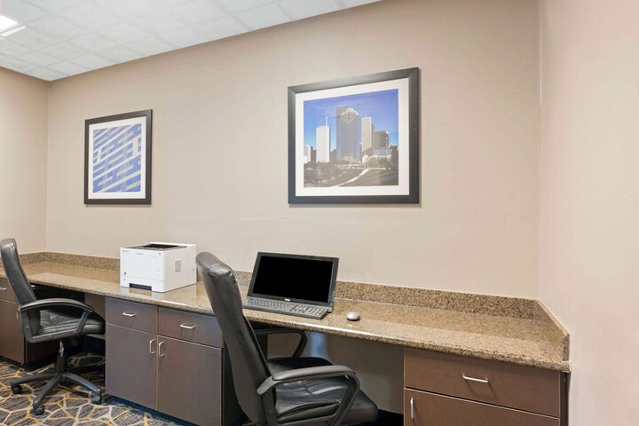 Business Center 33 of 33