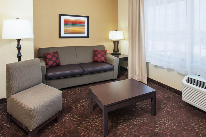 Holiday Inn Express & Suites Sandusky by IHG