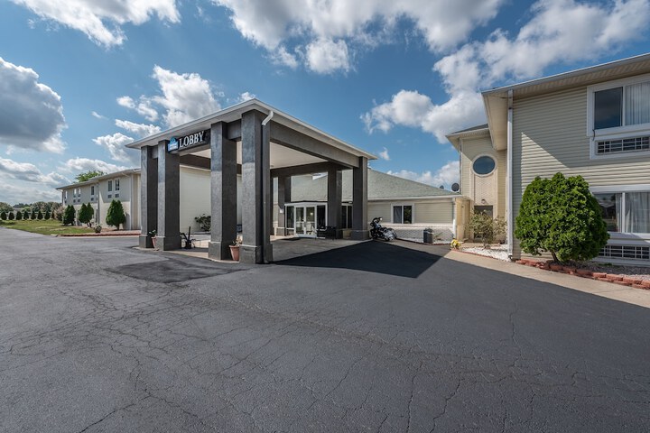 American Inn and Suites Dundee