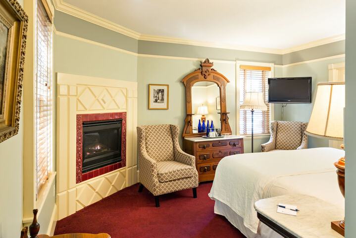 Brass Key Guesthouse - Adults Only