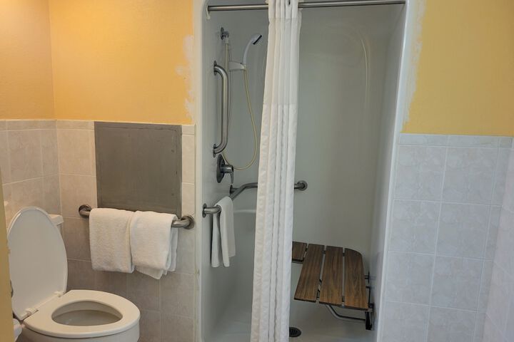 Days Inn by Wyndham Alexandria South