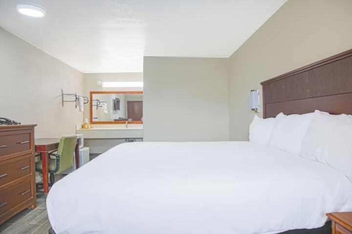 Room 11 of 35