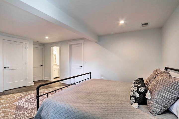Updated Downtown Red Bank Home 5 Mi to Beach!